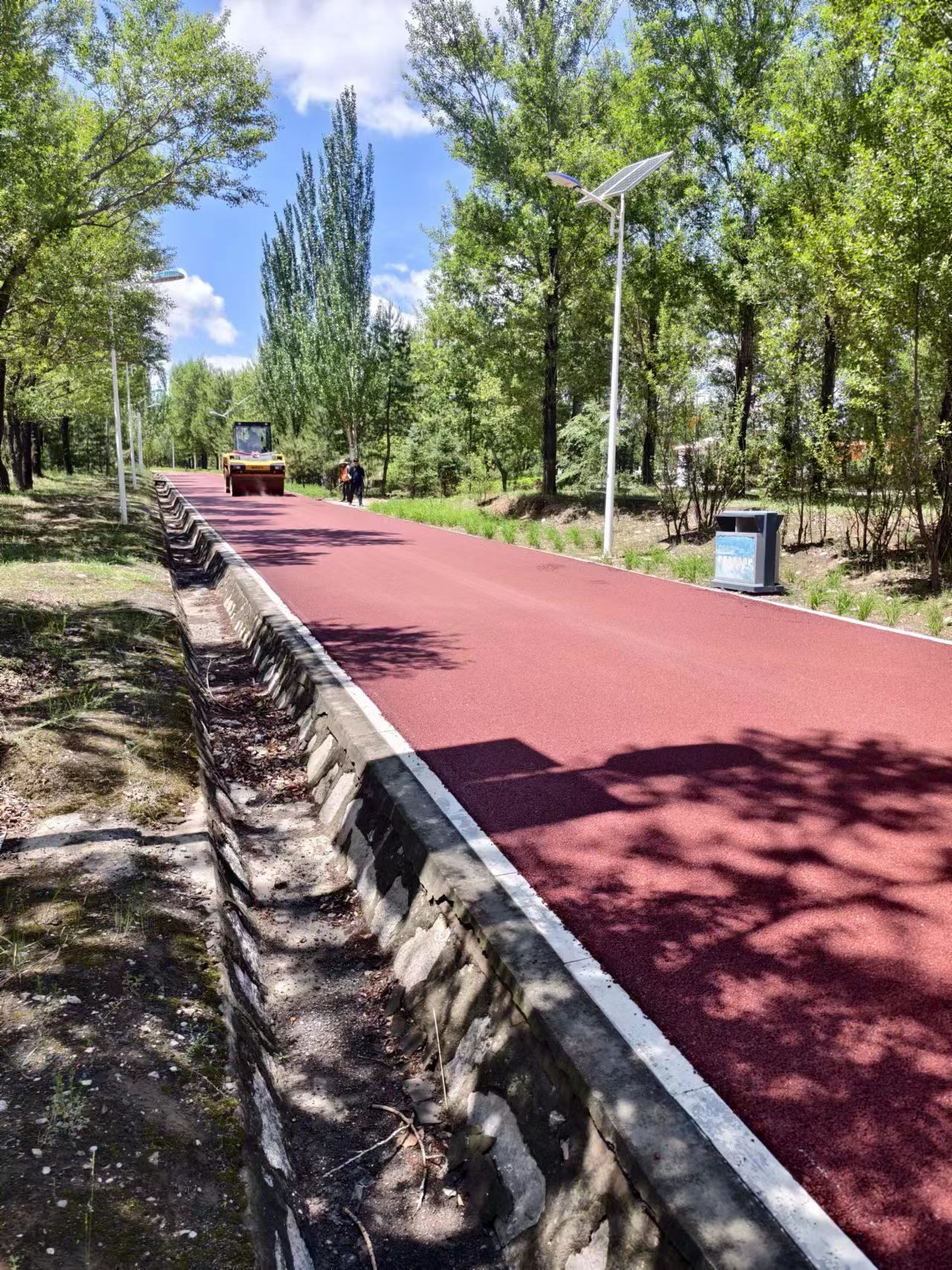 彩色瀝青路面比普通路面的優勢